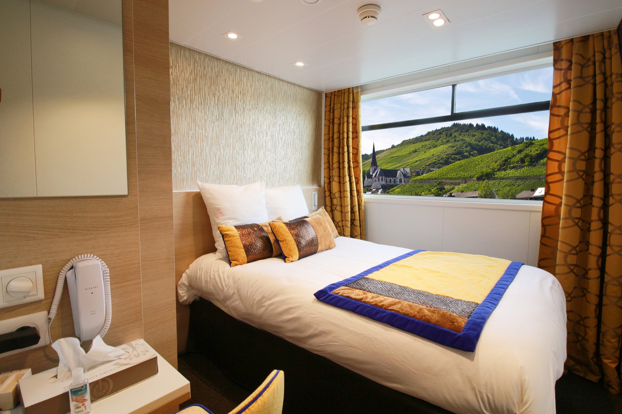 CroisiEurope MS Symphonie Single Cabin.jpg